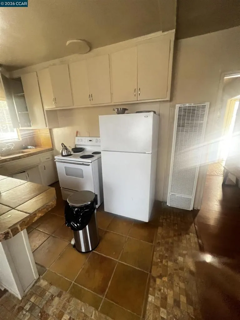 1161 64Th St Oakland, CA 94608
