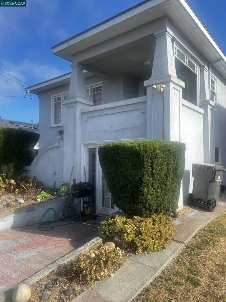 1161 64Th St Oakland, CA 94608
