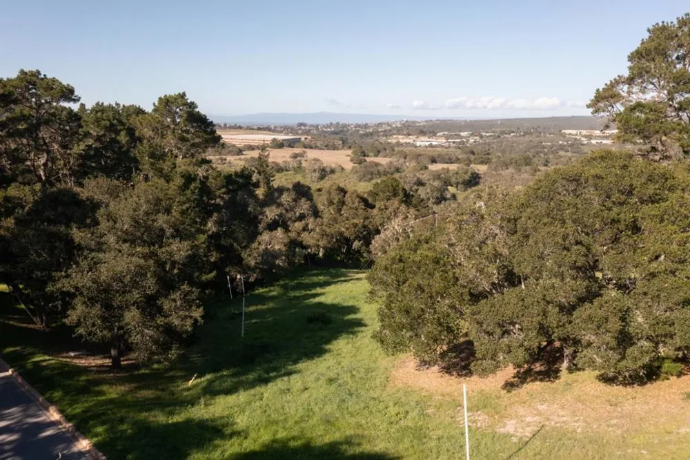 7570 Paseo Vista Monterey, CA 93940