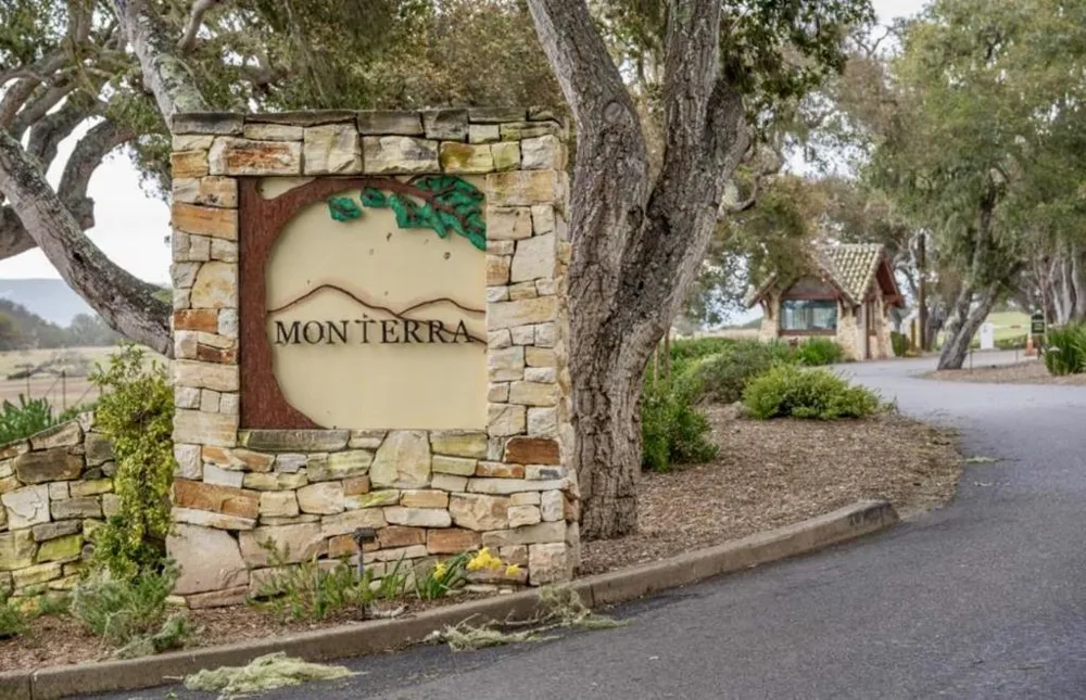 7570 Paseo Vista Monterey, CA 93940
