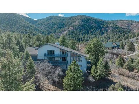 7116 Fox Circle