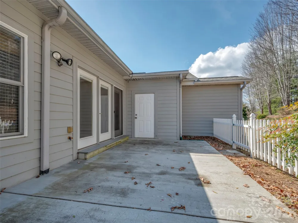 21 Holiday Drive Arden, NC 28704