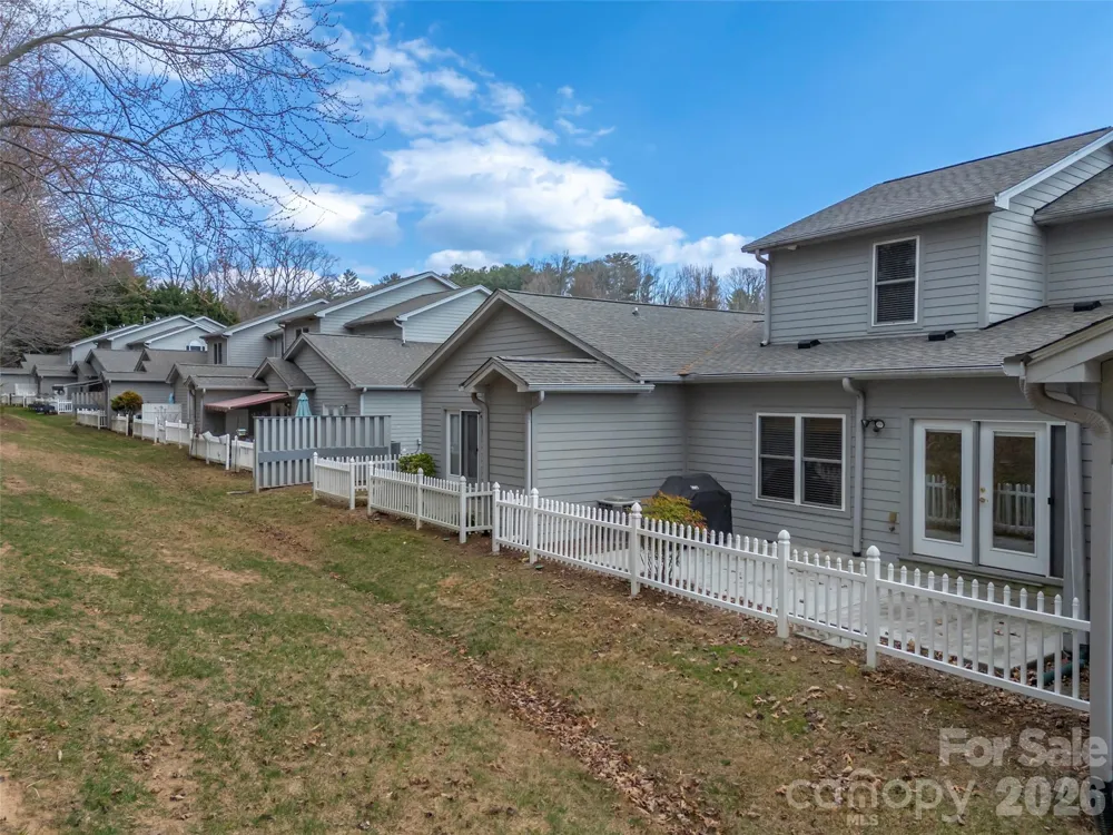 21 Holiday Drive Arden, NC 28704