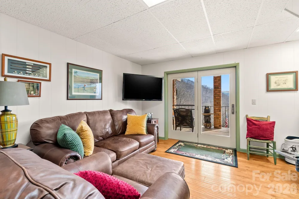 60 Little Creek Drive Canton, NC 28716