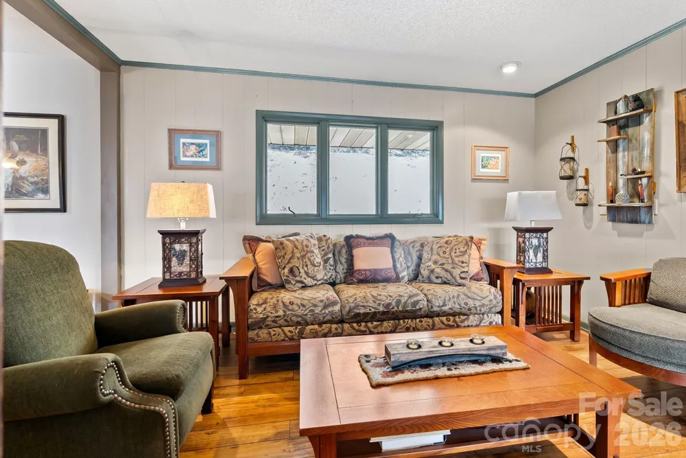 60 Little Creek Drive Canton, NC 28716