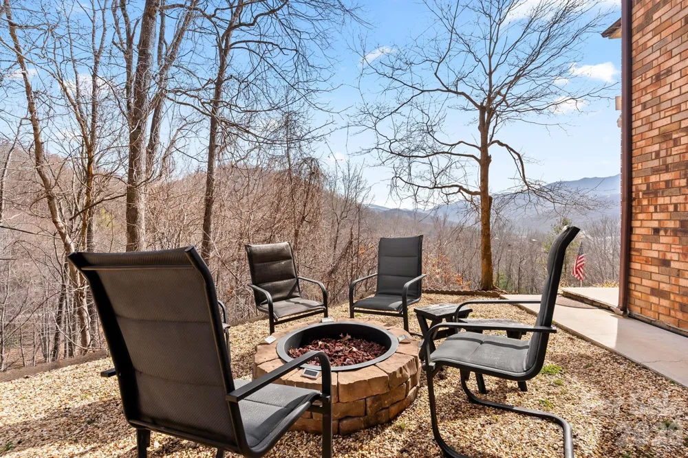 60 Little Creek Drive Canton, NC 28716