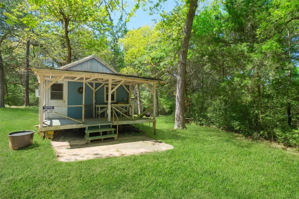 24718 Squirrel Road New Ulm, TX 78950