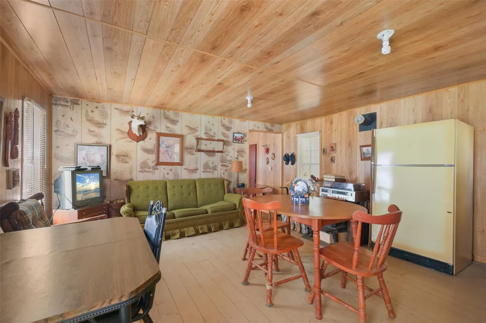 24718 Squirrel Road New Ulm, TX 78950