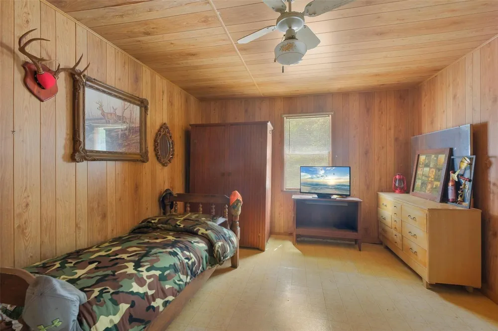 24718 Squirrel Road New Ulm, TX 78950