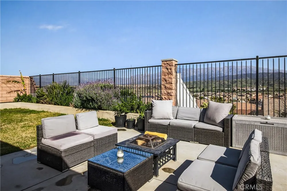1512 Yucca Court Calimesa, CA 92320