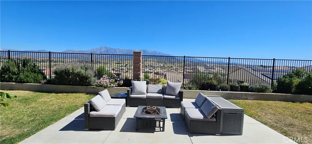 1512 Yucca Court Calimesa, CA 92320