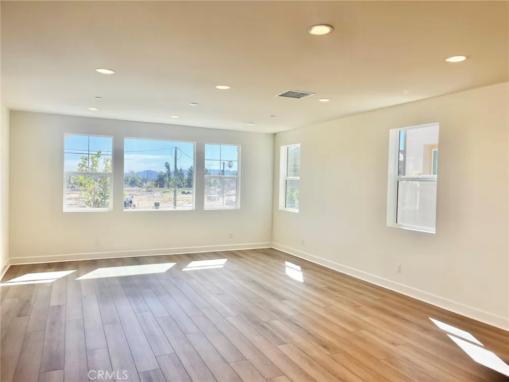 10757 Citrus Drive Ventura, CA 93004