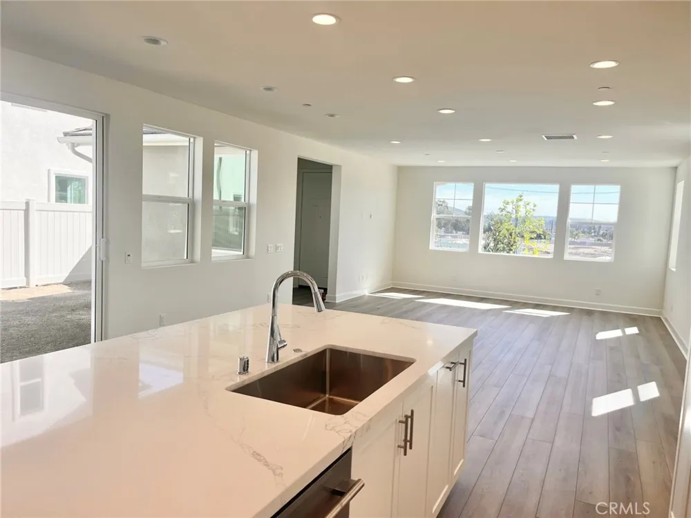 10757 Citrus Drive Ventura, CA 93004