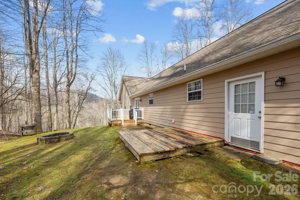 400 Honey Locust Trail Whittier, NC 28789