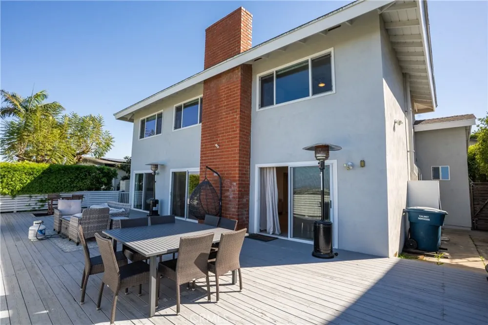 2067 Glentree Lomita, CA 90717