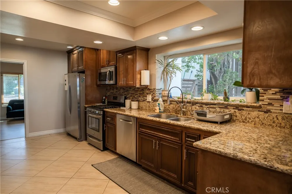 2067 Glentree Lomita, CA 90717