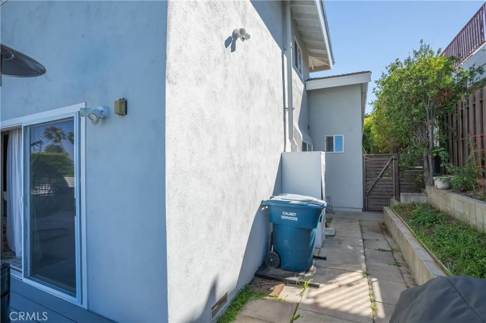 2067 Glentree Lomita, CA 90717