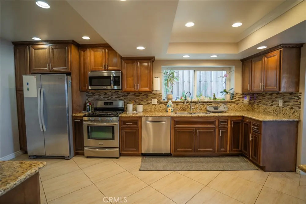 2067 Glentree Lomita, CA 90717