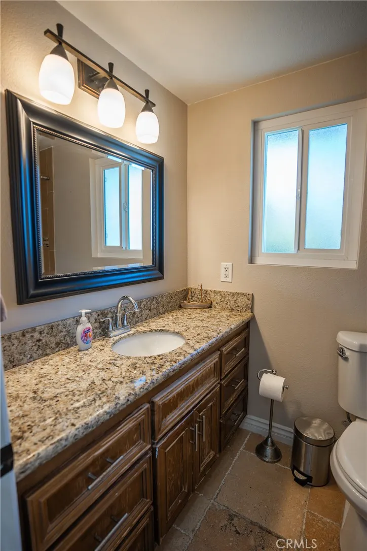 2067 Glentree Lomita, CA 90717