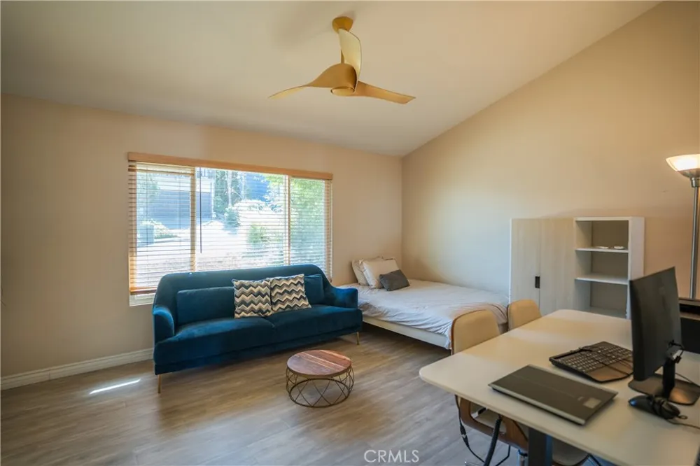 2067 Glentree Lomita, CA 90717