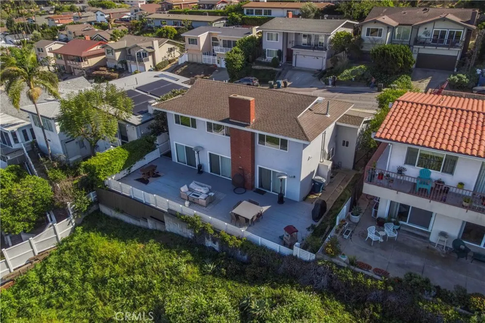 2067 Glentree Lomita, CA 90717
