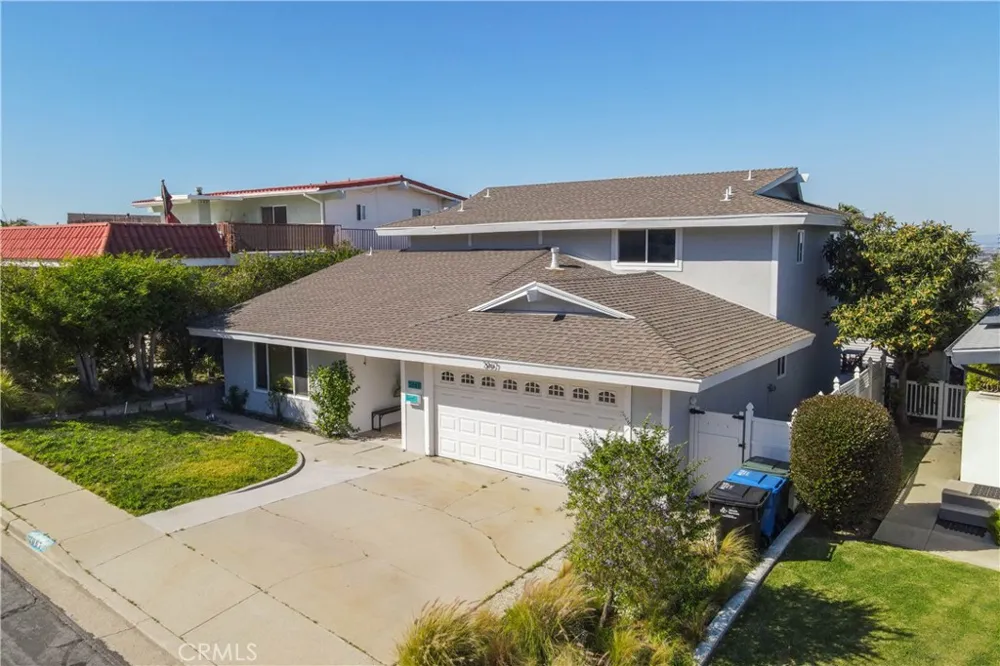 2067 Glentree Lomita, CA 90717
