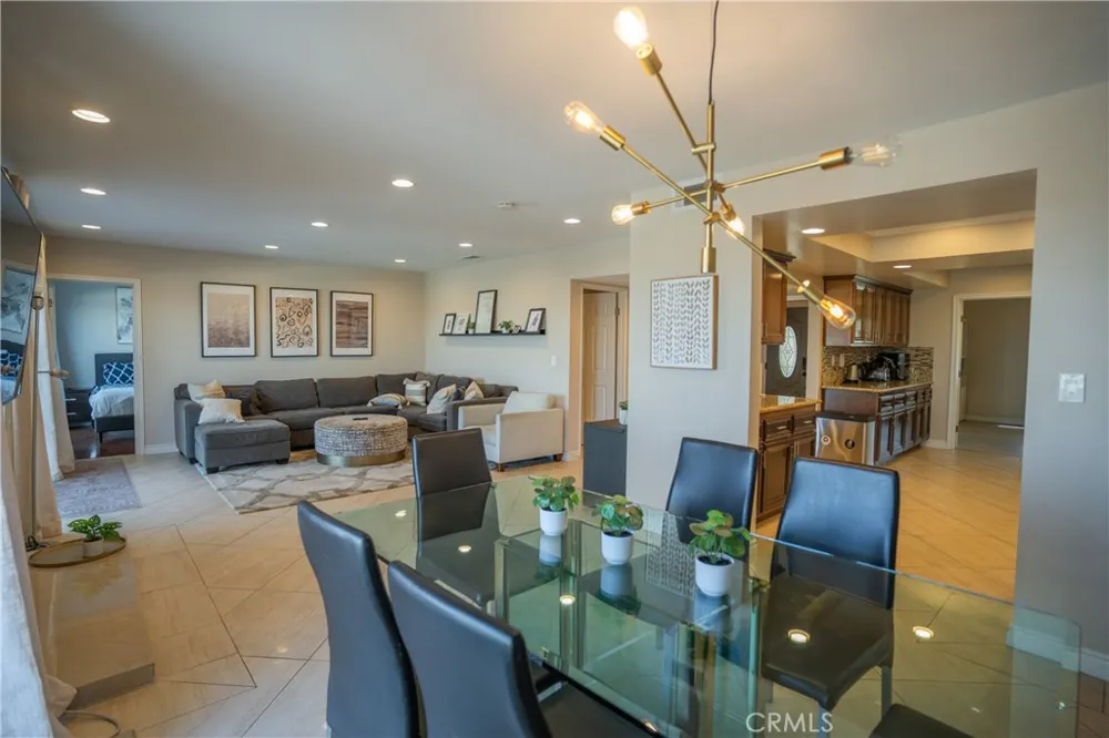 2067 Glentree Lomita, CA 90717