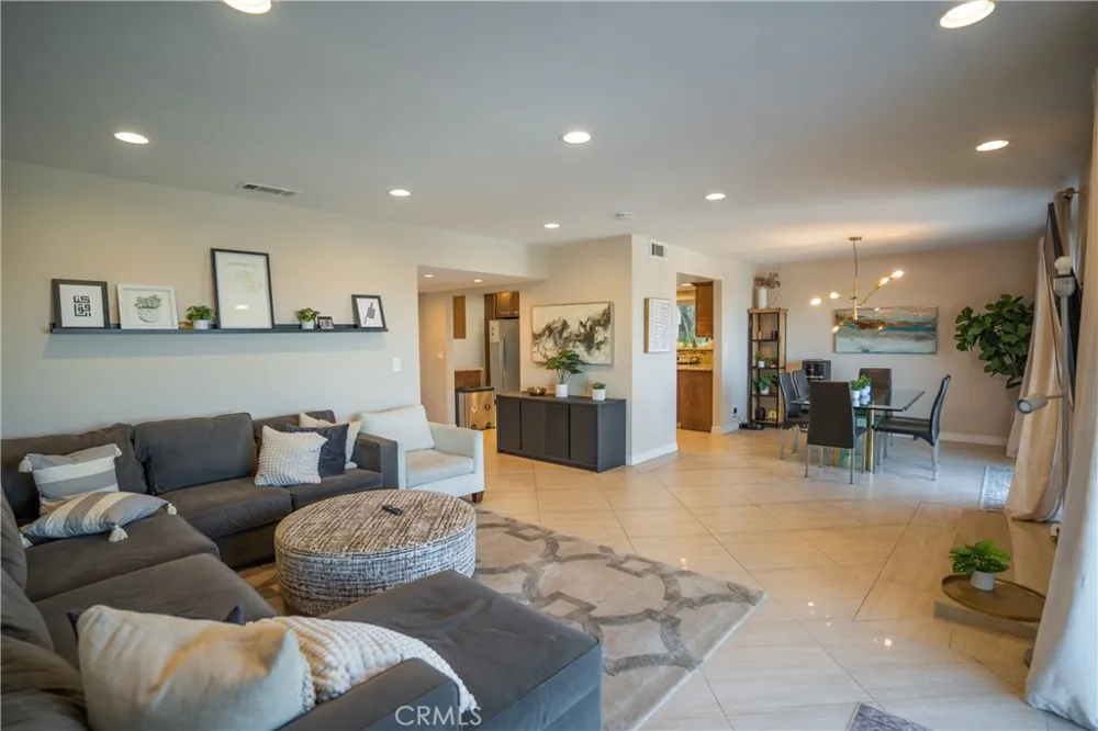 2067 Glentree Lomita, CA 90717