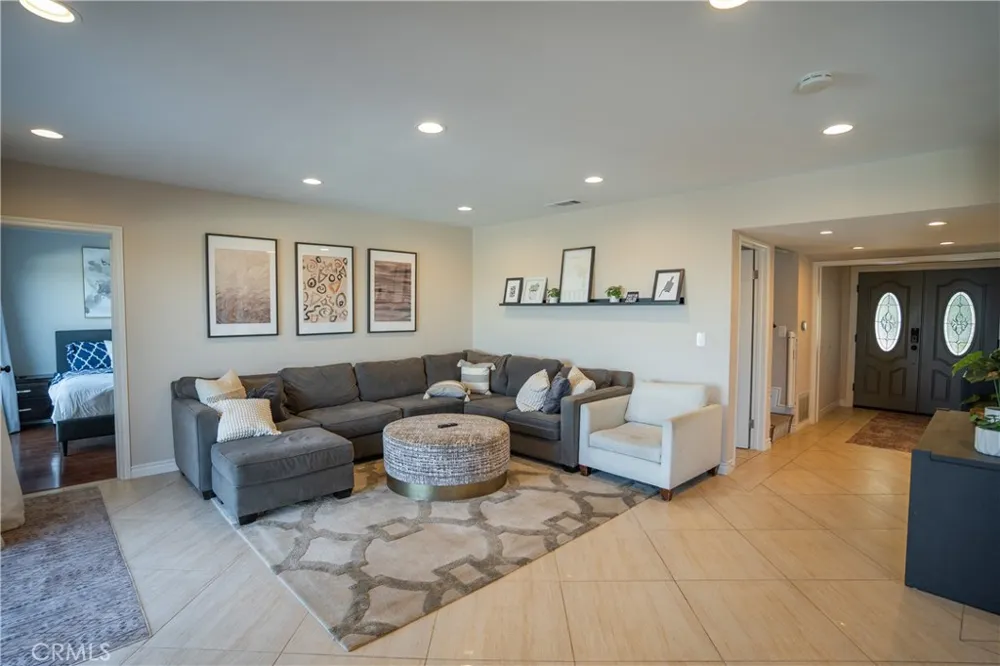 2067 Glentree Lomita, CA 90717