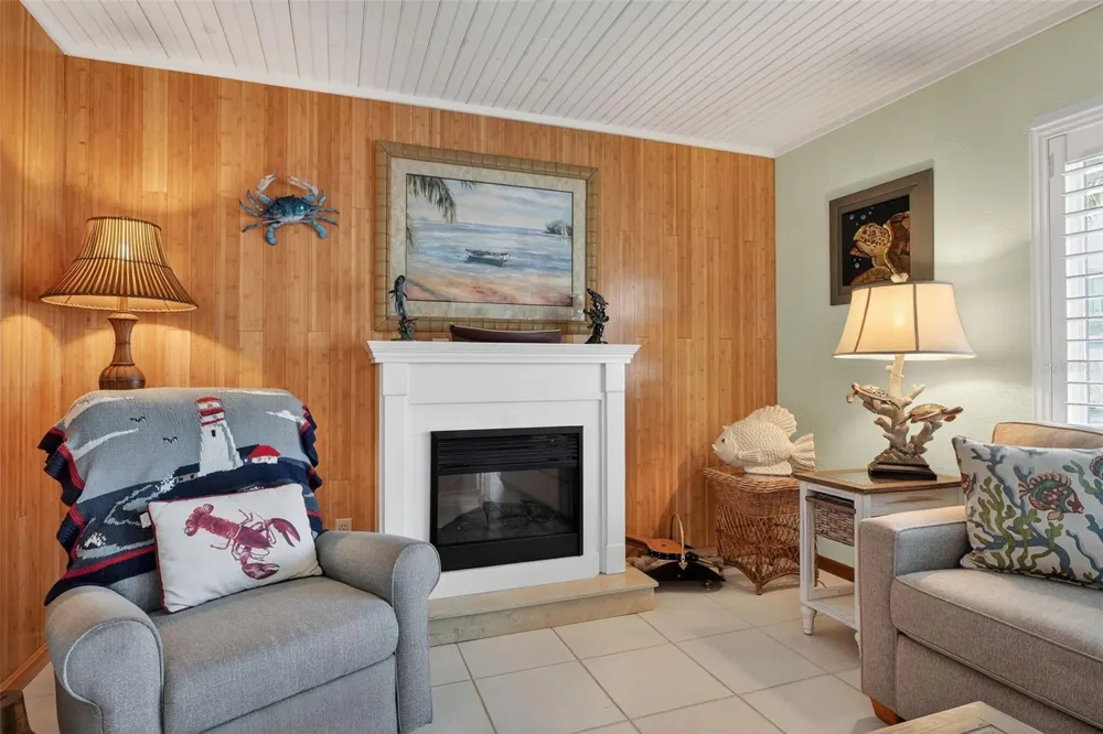 923 LOCUST STREET New Smyrna Beach, FL 32169