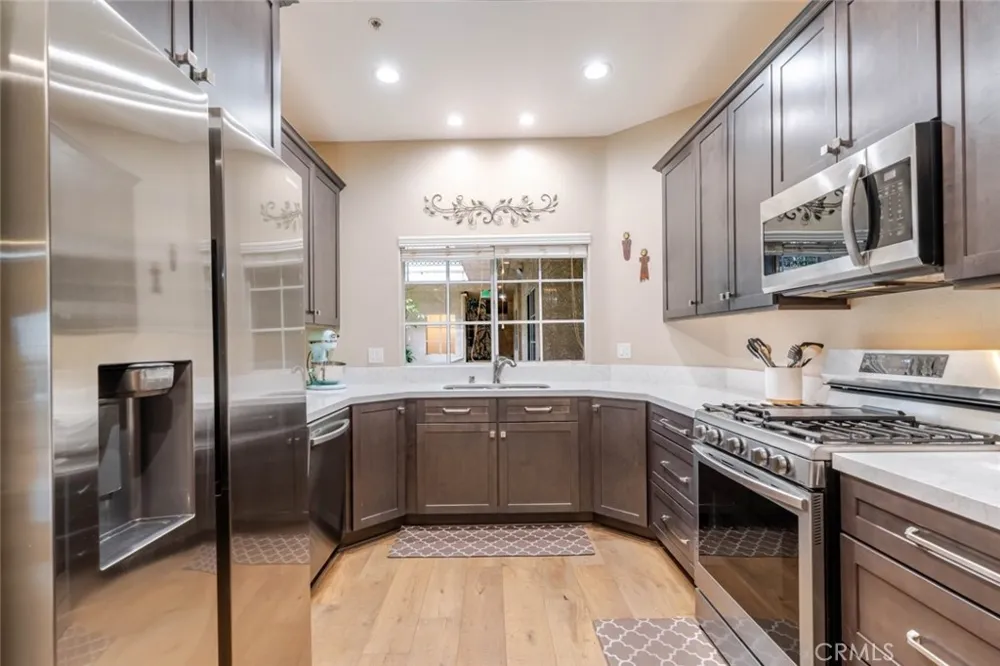 10604 Valley Spring Lane #105 Toluca Lake, CA 91602