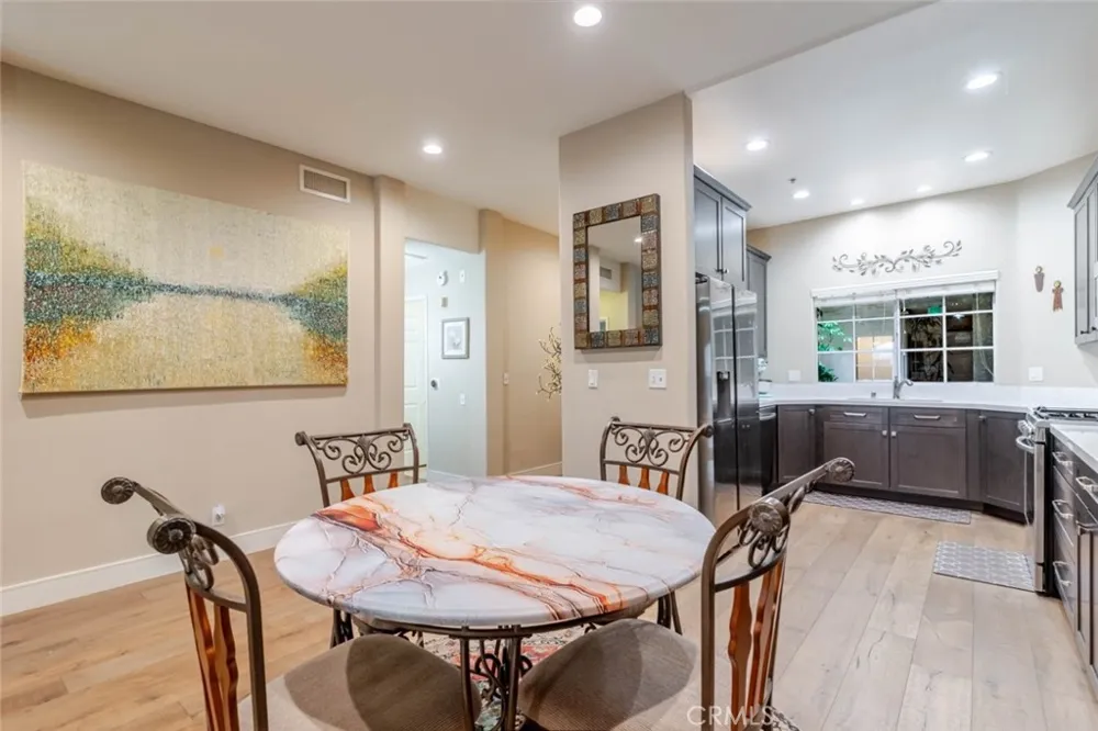 10604 Valley Spring Lane #105 Toluca Lake, CA 91602