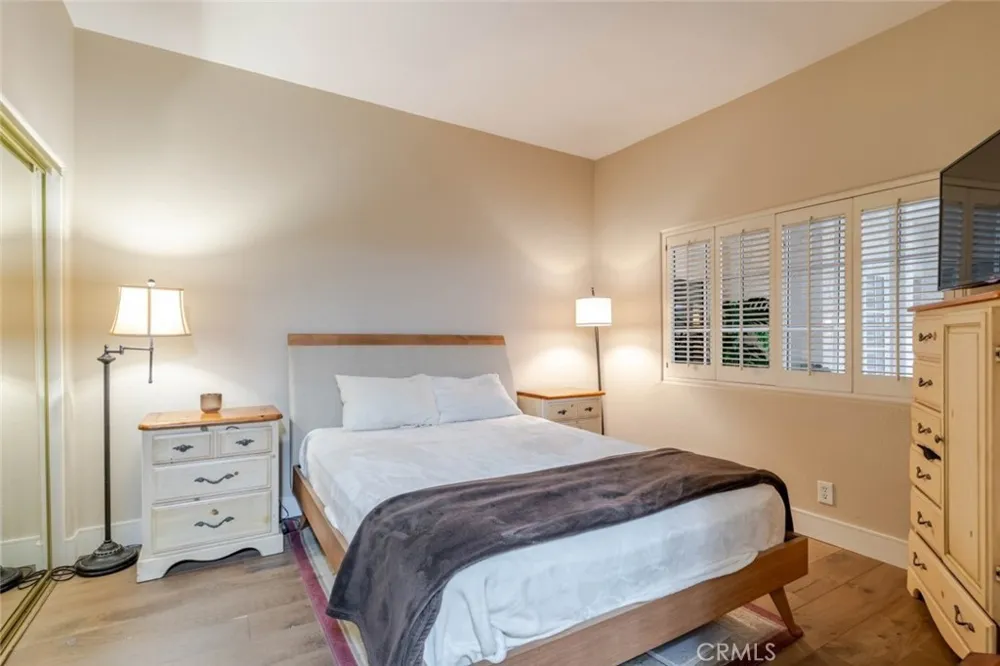 10604 Valley Spring Lane #105 Toluca Lake, CA 91602