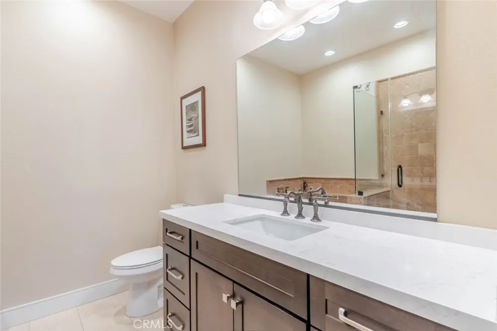 10604 Valley Spring Lane #105 Toluca Lake, CA 91602
