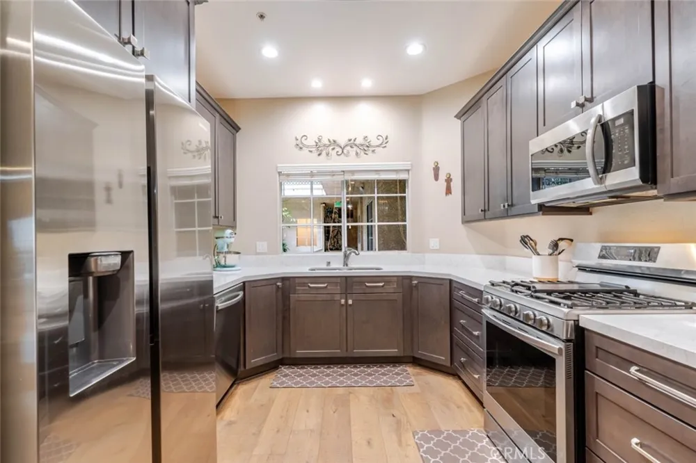 10604 Valley Spring Lane #105 Toluca Lake, CA 91602