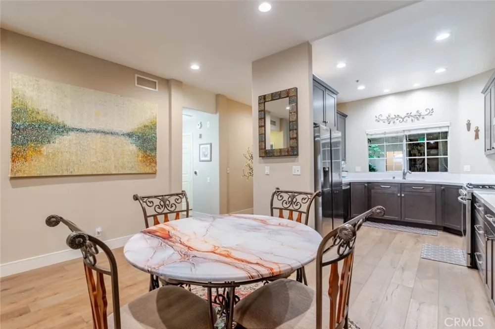 10604 Valley Spring Lane #105 Toluca Lake, CA 91602