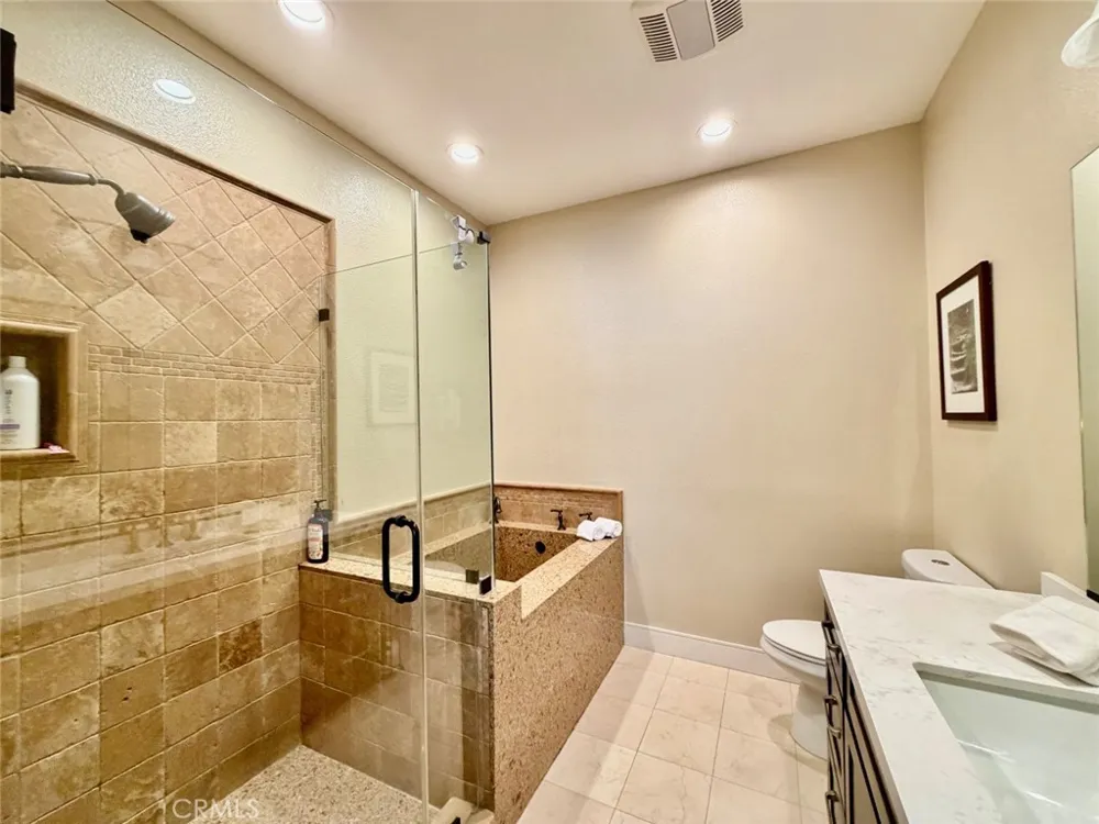10604 Valley Spring Lane #105 Toluca Lake, CA 91602