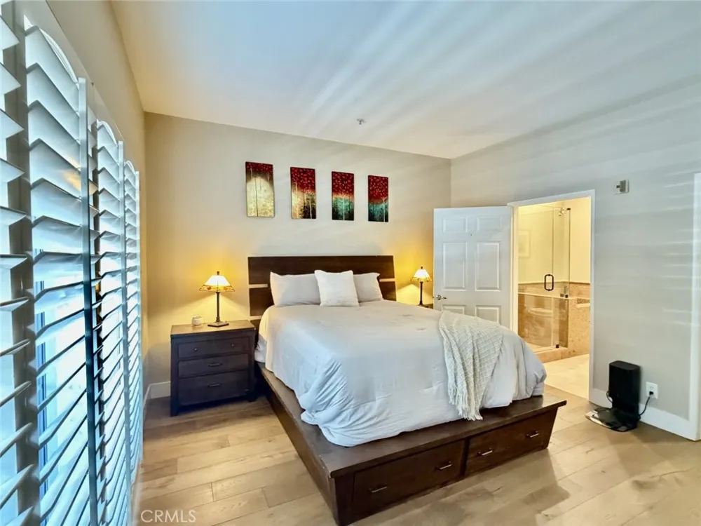 10604 Valley Spring Lane #105 Toluca Lake, CA 91602