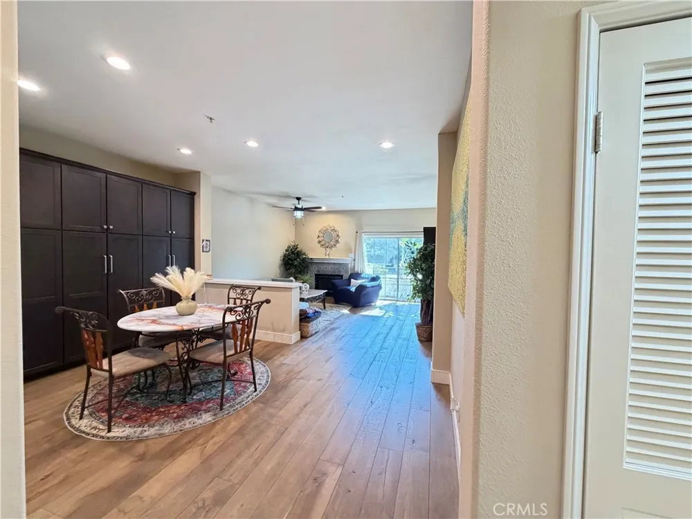 10604 Valley Spring Lane #105 Toluca Lake, CA 91602