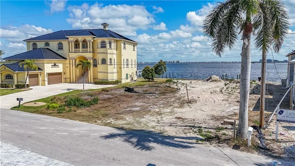 5929 SW 1ST AVENUE Cape Coral, FL 33914