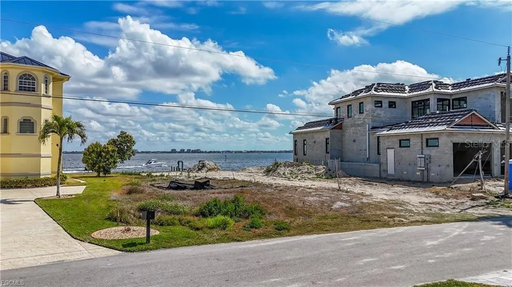 5929 SW 1ST AVENUE Cape Coral, FL 33914