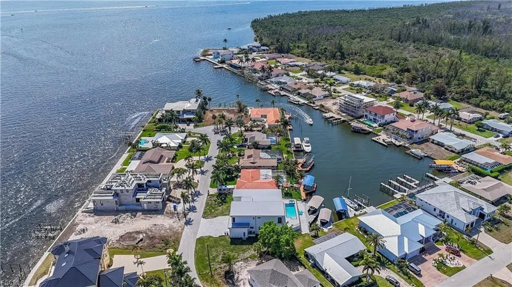 5929 SW 1ST AVENUE Cape Coral, FL 33914