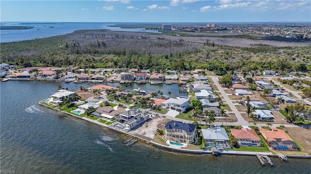 5929 SW 1ST AVENUE Cape Coral, FL 33914