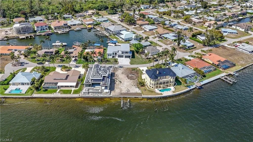 5929 SW 1ST AVENUE Cape Coral, FL 33914