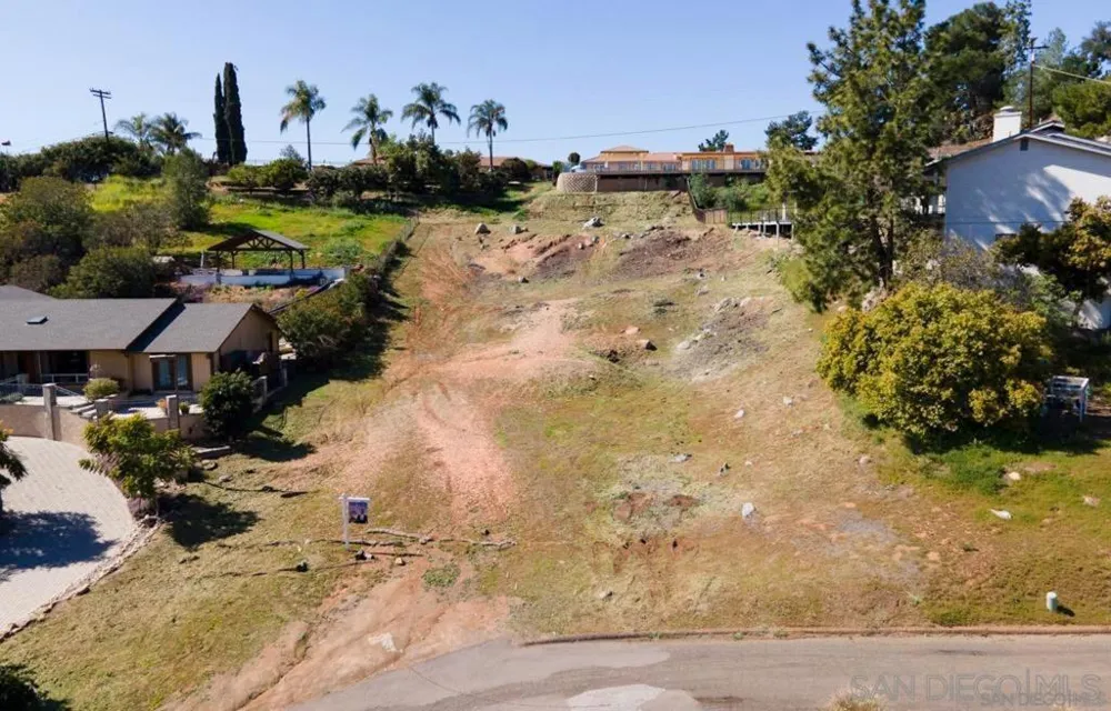 1526 Vista Vereda El Cajon, CA 92019