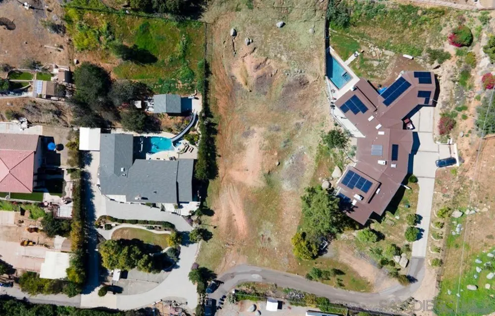 1526 Vista Vereda El Cajon, CA 92019