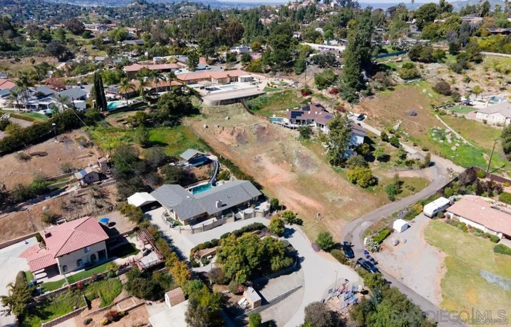 1526 Vista Vereda El Cajon, CA 92019