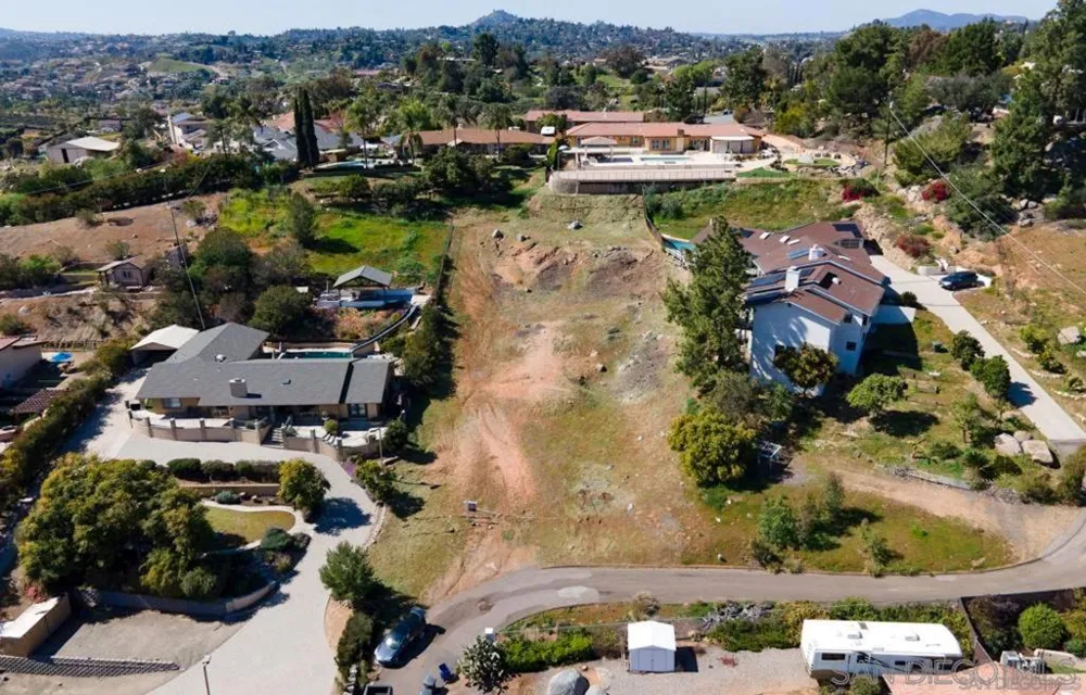 1526 Vista Vereda El Cajon, CA 92019