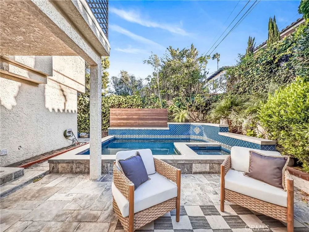 7313 S Earldom Avenue Playa del Rey, CA 90293