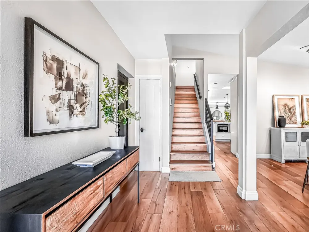 7313 S Earldom Avenue Playa del Rey, CA 90293